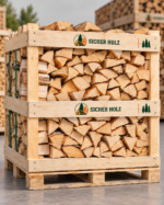 Brennholz im stabilen Holzrahmen – Ofen- und Kaminholz